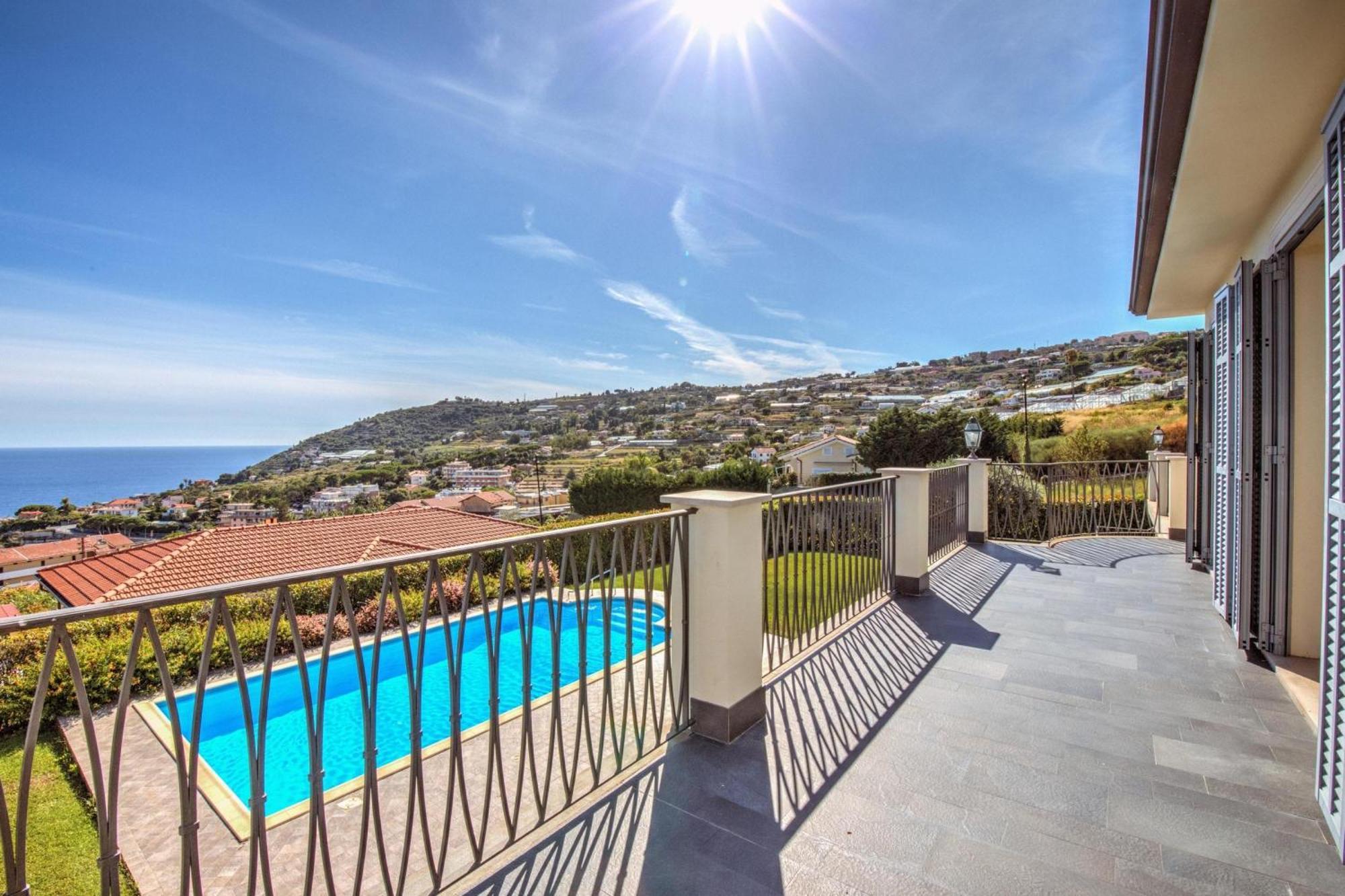Villa Lucia Riviera Dei Fiori Pool - Happy Rentals Sanremo Exterior photo